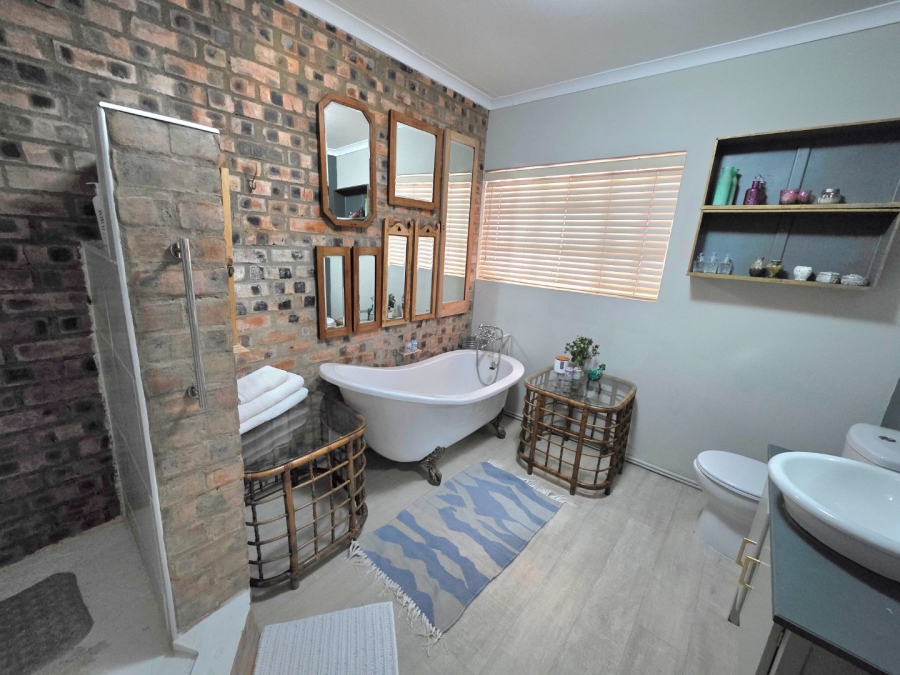 5 Bedroom Property for Sale in Clarens Free State